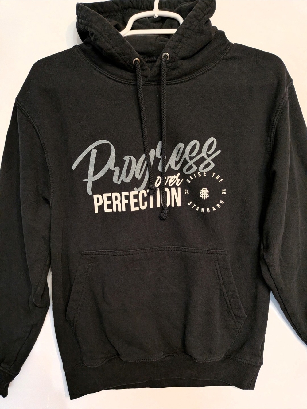Black 'Progress Over Perfection' Hooded Sweatshirt Small 💪
